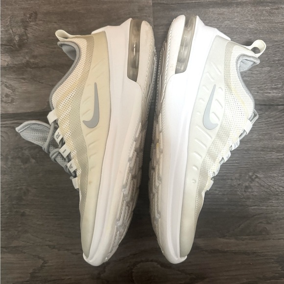 Nike Air Max Axis Running Sneakers Women's 7 - Picture 6 of 8